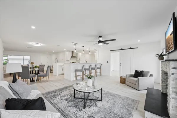 Property Slideshow image 3 of 58 | 9218 39th ln, Pinellas Park, FL, 33782