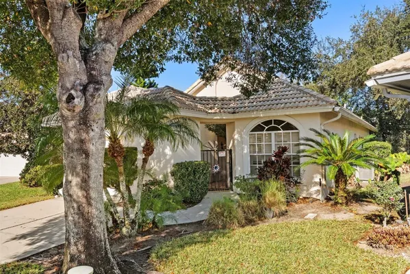 Property Slideshow image 2 of 32 | 9071 saint andrews way, Mount Dora, FL, 32757