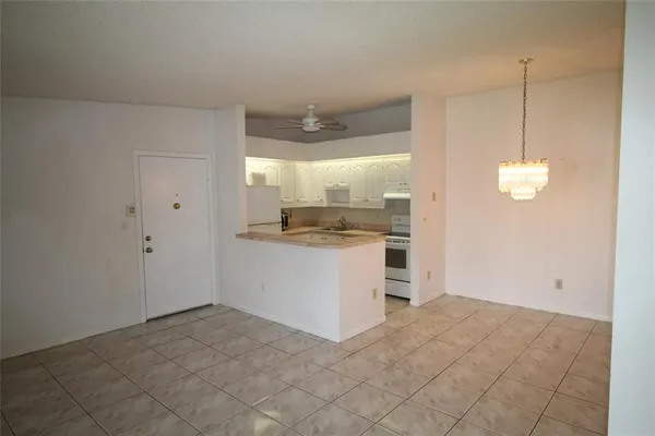 Property Slideshow image 3 of 10 | 9728 s belfort cir # 206, Tamarac, FL, 33321