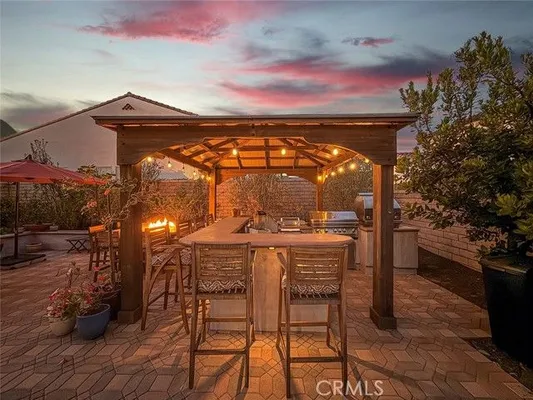 Property Slideshow image 2 of 72 | 2402 conroy ave, Camarillo, CA, 93012