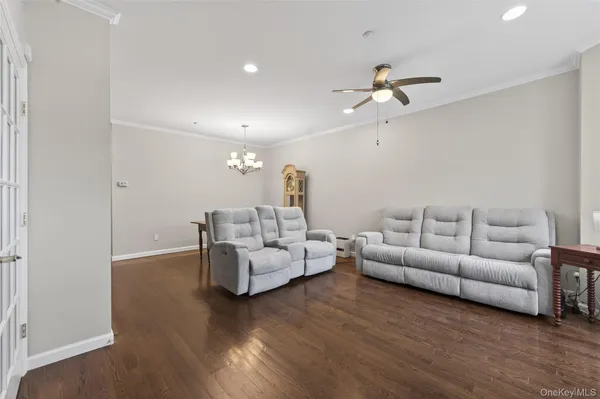 Property Slideshow image 3 of 31 | 294 spring dr, East Meadow, NY, 11554