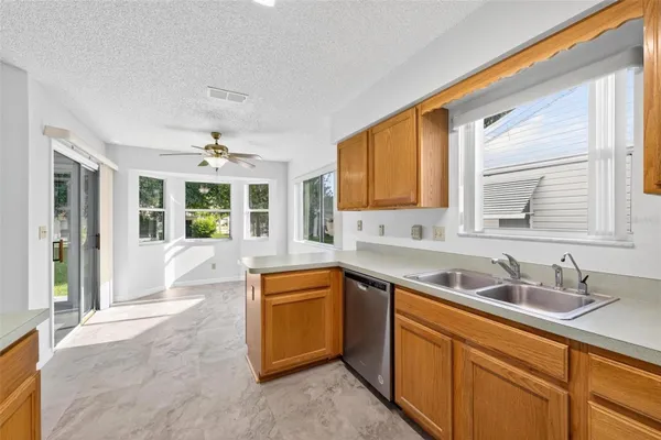 Property Slideshow image 2 of 60 | 651 timbercrest dr, Leesburg, FL, 34748