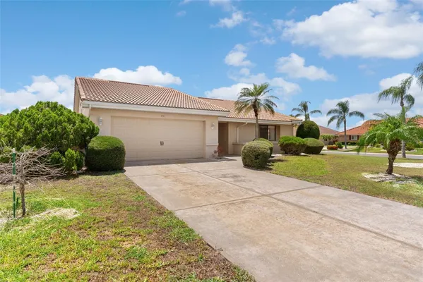 Property Slideshow image 3 of 39 | 701 baltusrol way, Sun City Center, FL, 33573