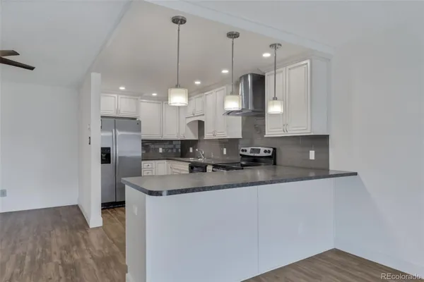 Property Slideshow image 2 of 45 | 14102 e linvale pl apt 403, Aurora, CO, 80014