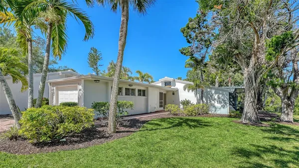 Property Slideshow image 3 of 78 | 239 hourglass way v7, Sarasota, FL, 34242