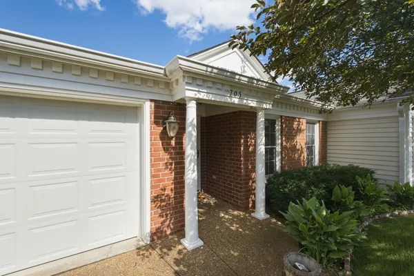 Property Slideshow image 2 of 18 | 705 mount carmel pl, Nashville, TN, 37205