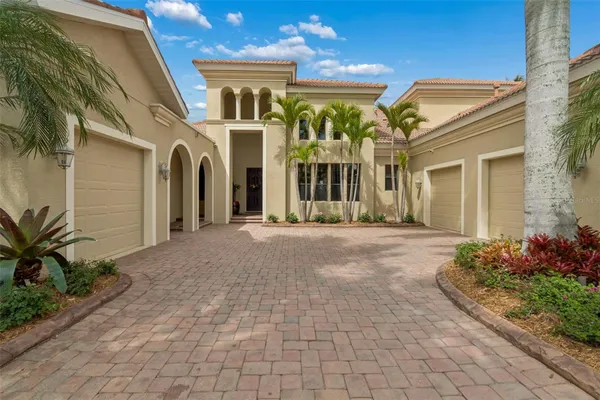 Property Slideshow image 3 of 99 | 5416 tybee island dr, Apollo Beach, FL, 33572