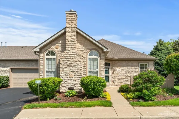 Property Slideshow image 3 of 17 | 1909 timbers edge cir, Joliet, IL, 60431