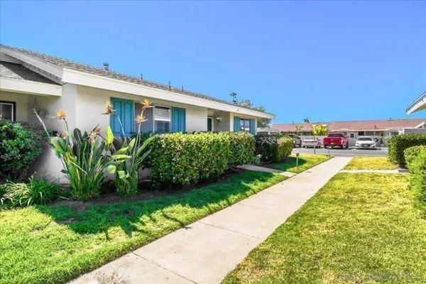 Property Slideshow image 3 of 31 | 3760 s vis 75, Oceanside, CA, 92057