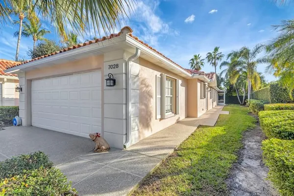 Property Slideshow image 3 of 45 | 7028 gila ln, West Palm Beach, FL, 33411