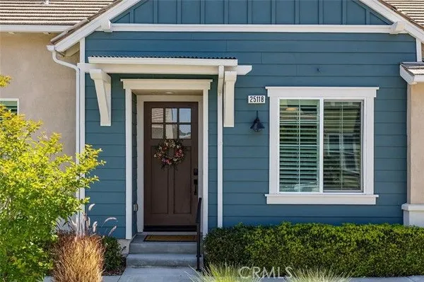 Property Slideshow image 3 of 40 | 25118 citron ln, Canyon Country, CA, 91387