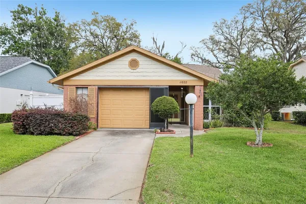 Property Slideshow image 2 of 31 | 11622 cocowood dr, New Port Richey, FL, 34654