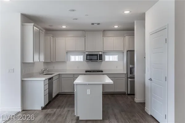 Property Slideshow image 3 of 35 | 2555 hampton rd 8206, Henderson, NV, 89052