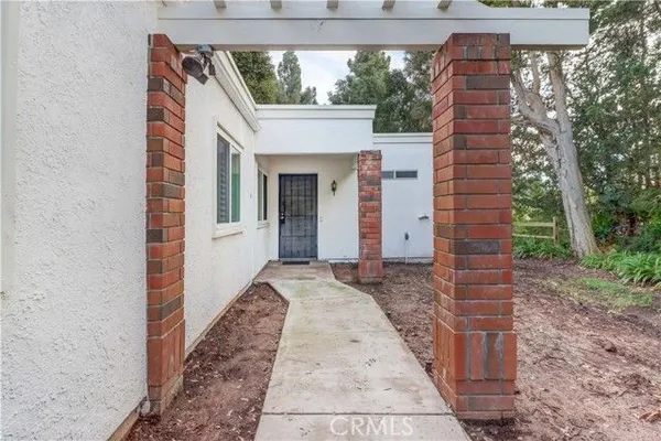 Property Slideshow image 3 of 9 | 3352 bahia blanca e unit e b, Laguna Woods, CA, 92637