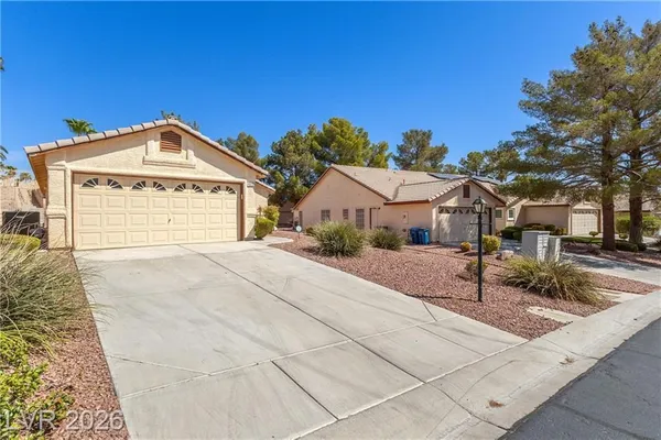 Property Slideshow image 2 of 30 | 4920 winterset dr, Las Vegas, NV, 89130