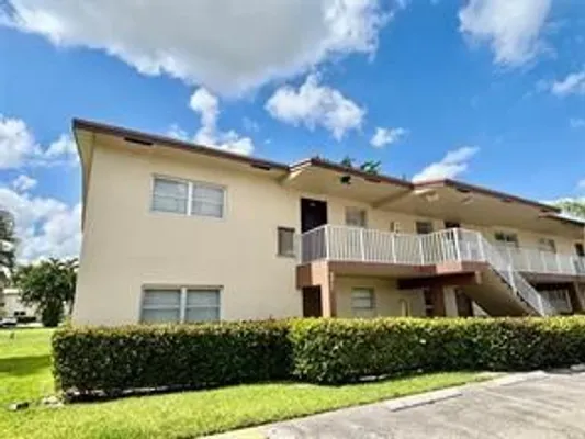 Property Slideshow image 2 of 32 | 7600 nw 5th pl apt 102, Margate, FL, 33063