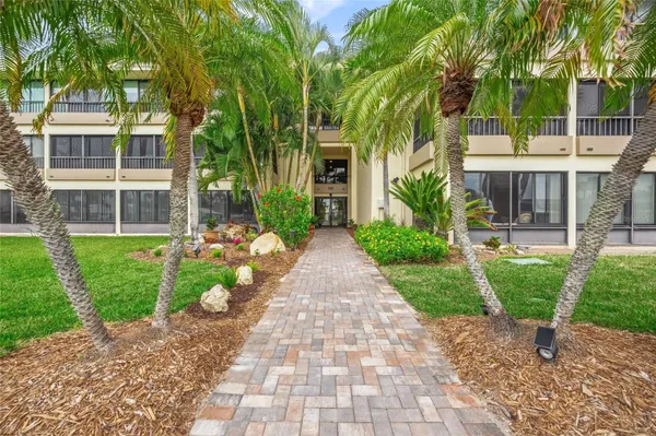 Property Slideshow image 2 of 71 | 101 whispering sands dr 105, Sarasota, FL, 34242