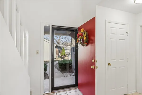 Property Slideshow image 2 of 25 | 404 shoreline rd 298, Lake Barrington, IL, 60010