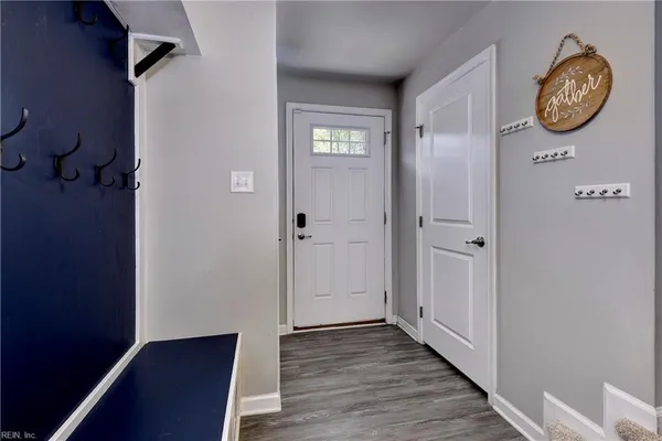 Property Slideshow image 2 of 42 | 124 mccormick pl, Williamsburg, VA, 23185