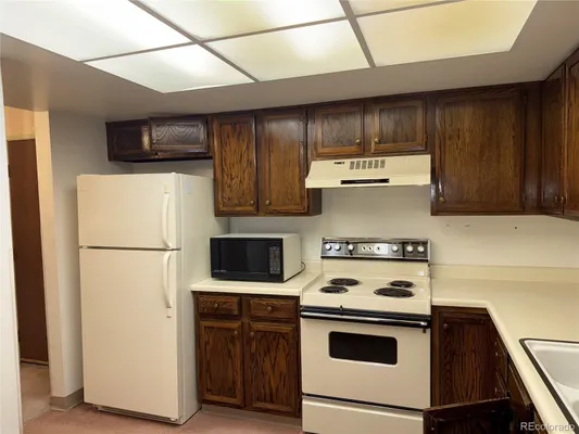 Property Slideshow image 2 of 10 | 13800 e marina dr 112, Aurora, CO, 80014