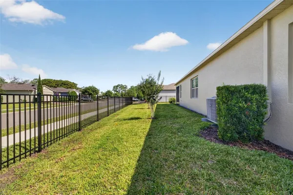 Property Slideshow image 3 of 33 | 17386 blazing star cir, Clermont, FL, 34714