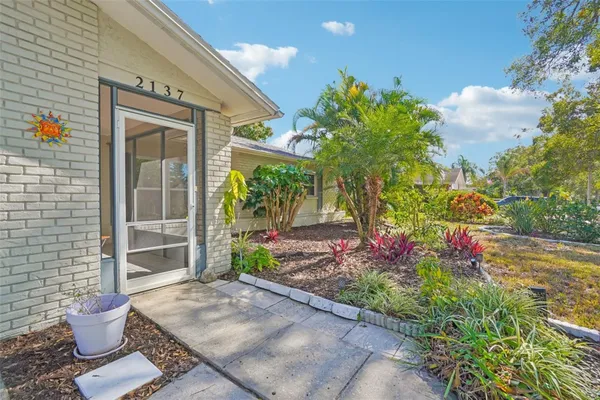 Property Slideshow image 2 of 40 | 2137 malcolm dr, Palm Harbor, FL, 34684