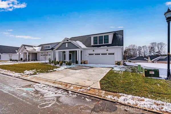 Property Slideshow image 3 of 40 | 243 alenda lux cir, Mooresville, NC, 28115