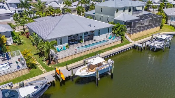 Property Slideshow image 2 of 99 | 5704 tybee island dr, Apollo Beach, FL, 33572