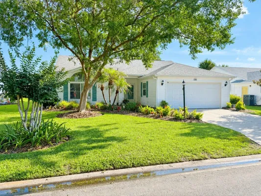 Property Slideshow image 2 of 36 | 26035 oakmount dr, Leesburg, FL, 34748