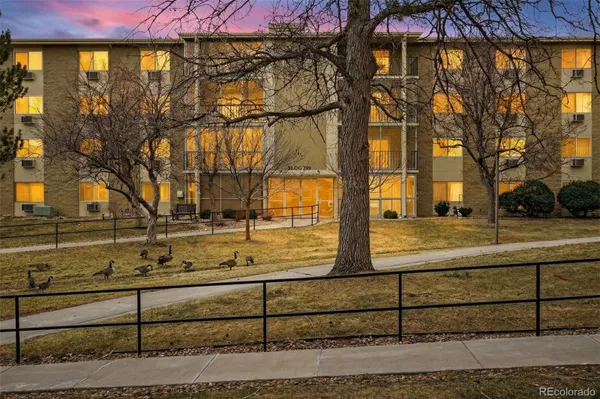 Property Slideshow image 2 of 26 | 3124 s wheeling way apt 212, Aurora, CO, 80014