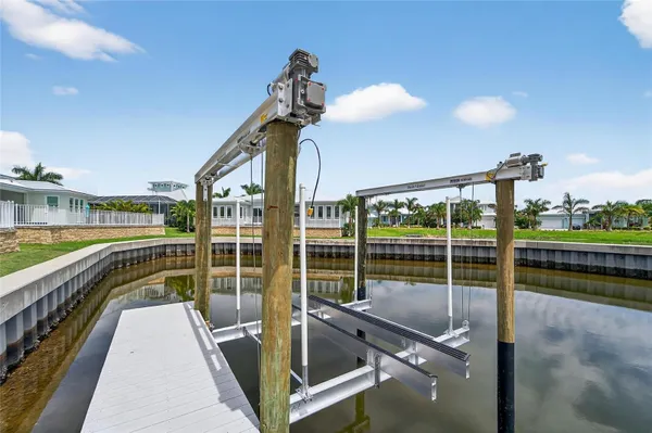 Property Slideshow image 2 of 100 | 5713 tybee island dr, Apollo Beach, FL, 33572