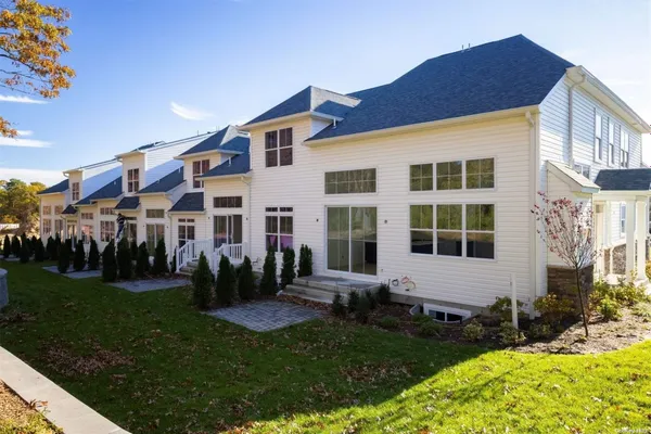 Property Slideshow image 2 of 18 | 1239 old nichols rd # 51, Islandia, NY, 11749