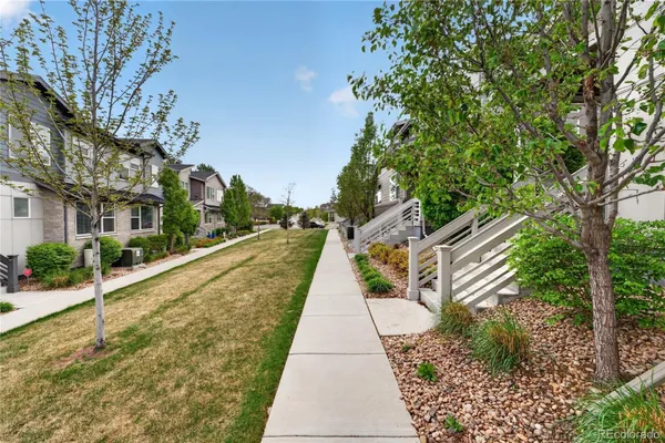 Property Slideshow image 3 of 43 | 7287 w adriatic cir, Lakewood, CO, 80227