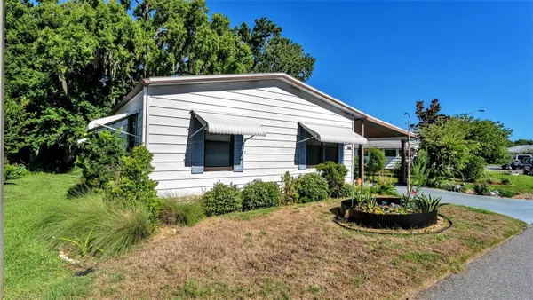 Property Slideshow image 3 of 41 | 4959 colonnades cir, Lakeland, FL, 33811