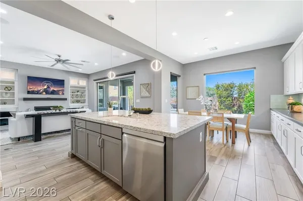 Property Slideshow image 3 of 82 | 9988 regency square ave, Las Vegas, NV, 89148