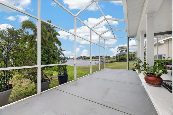 Property Slideshow image 3 of 84 | 435 manns harbor dr, Apollo Beach, FL, 33572