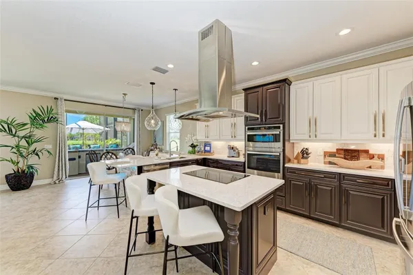 Property Slideshow image 3 of 94 | 7805 heritage grand pl, Bradenton, FL, 34212