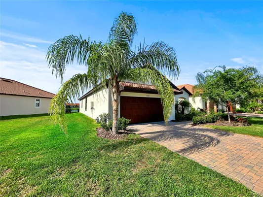 Property Slideshow image 2 of 30 | 16913 anchor root st, Wimauma, FL, 33598