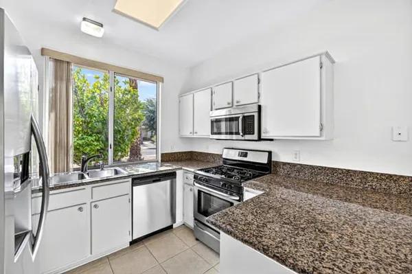 Property Slideshow image 3 of 40 | 78350 prairie flower dr, Palm Desert, CA, 92211