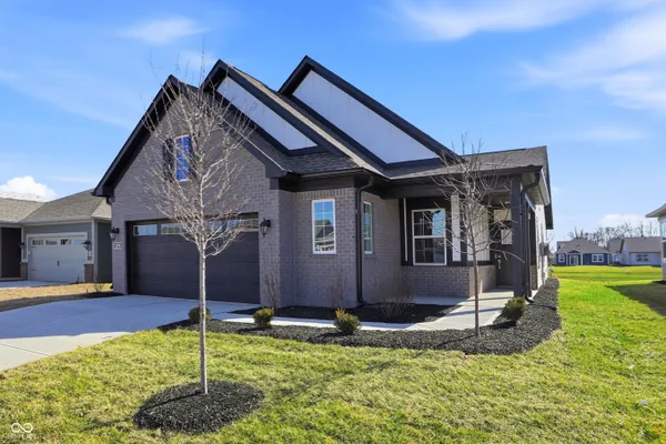 Property Slideshow image 2 of 13 | 5291 foxley park ln, Avon, IN, 46123