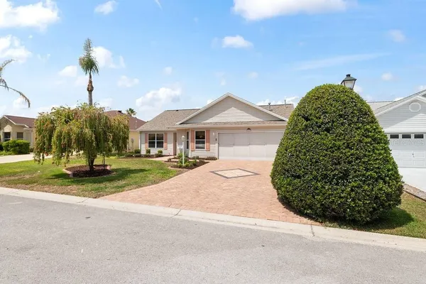 Property Slideshow image 2 of 29 | 9325 se 171st le flore ln, The Villages, FL, 32162
