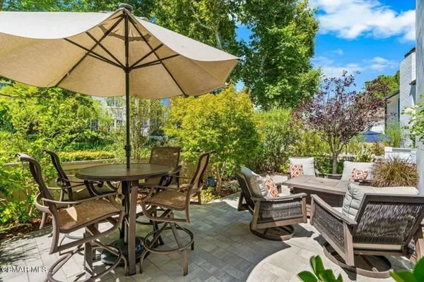 Property Slideshow image 3 of 37 | 4162 beachmeadow ln, Westlake Village, CA, 91361