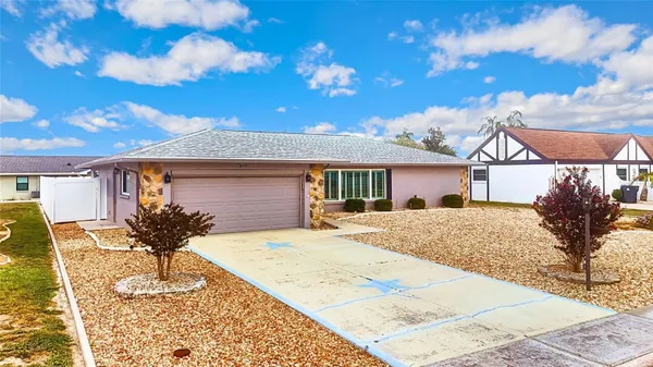Property Slideshow image 2 of 52 | 615 allegheny dr, Sun City Center, FL, 33573