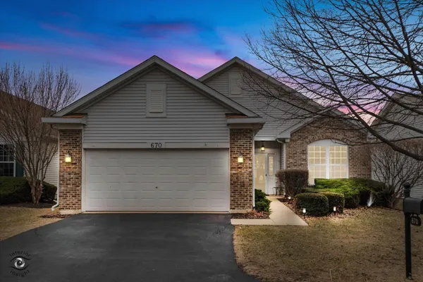 Property Slideshow image 2 of 28 | 670 s wellston ln, Romeoville, IL, 60446