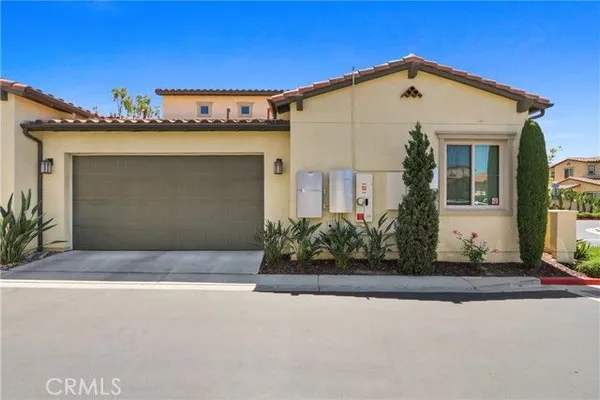 Property Slideshow image 3 of 35 | 10902 flora park way, Cypress, CA, 90720