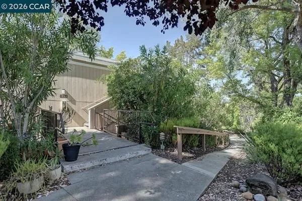 Property Slideshow image 2 of 54 | 1332 running springs rd 8, Walnut Creek, CA, 94595