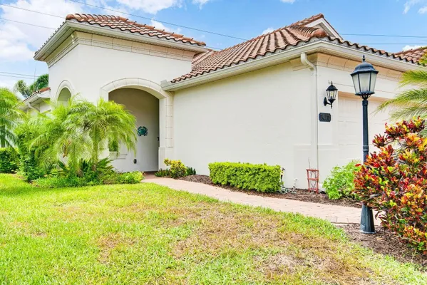 Property Slideshow image 3 of 49 | 1418 calle grand st, Bradenton, FL, 34209