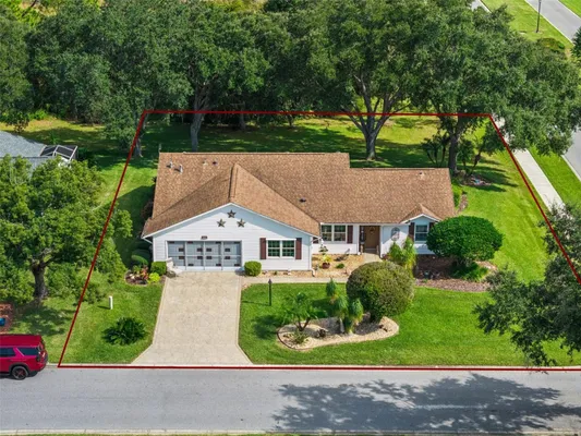 Property Slideshow image 3 of 82 | 26600 racquet cir, Leesburg, FL, 34748