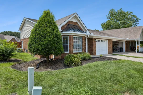 Property Slideshow image 2 of 40 | 335 forest glen cir, Murfreesboro, TN, 37128