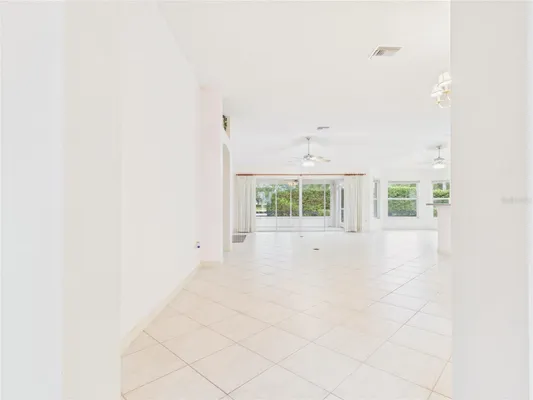 Property Slideshow image 3 of 41 | 817 oak forest dr, The Villages, FL, 32162